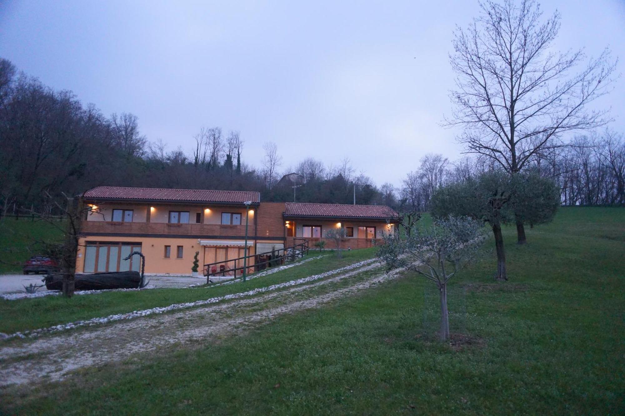 Nikolas' Valley Cornuda Extérieur photo